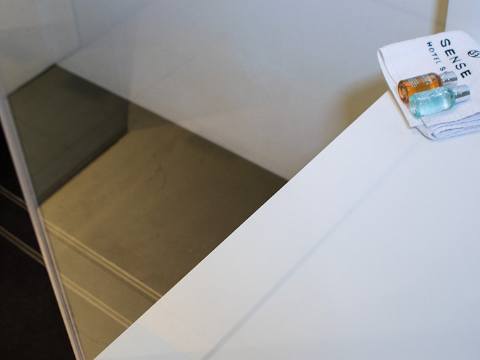 Image-ACO-reference-Sense-hotel-showerdrain