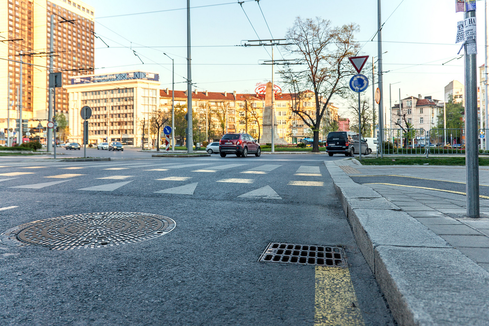 Image-ACO-Reference-Ruski-pametnik-cover-gully