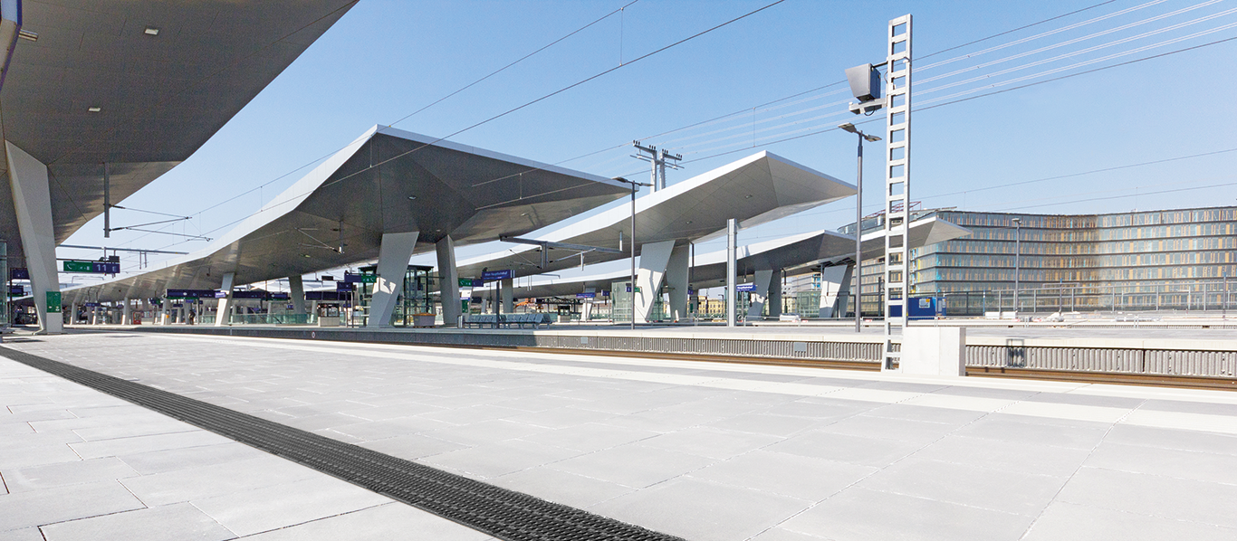 Header Image Train Station Vienna