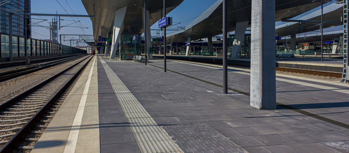 Image-Header-Image-ACO-Solutions-for-Railway-Plattforms