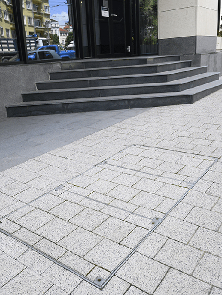 Image-ACO-reference-Hyatt-Sofia-sidewalk